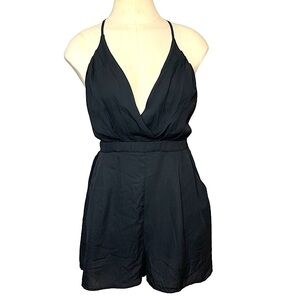 Lush Black Crepe Romper Shorts Sz M High Rise Pleated Open Back V Neck Pockets